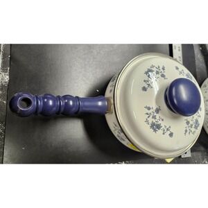 VINTAGE BLUE GARLAND PATTERN ENAMEL WARE SMALL 7 in SAUCE PAN